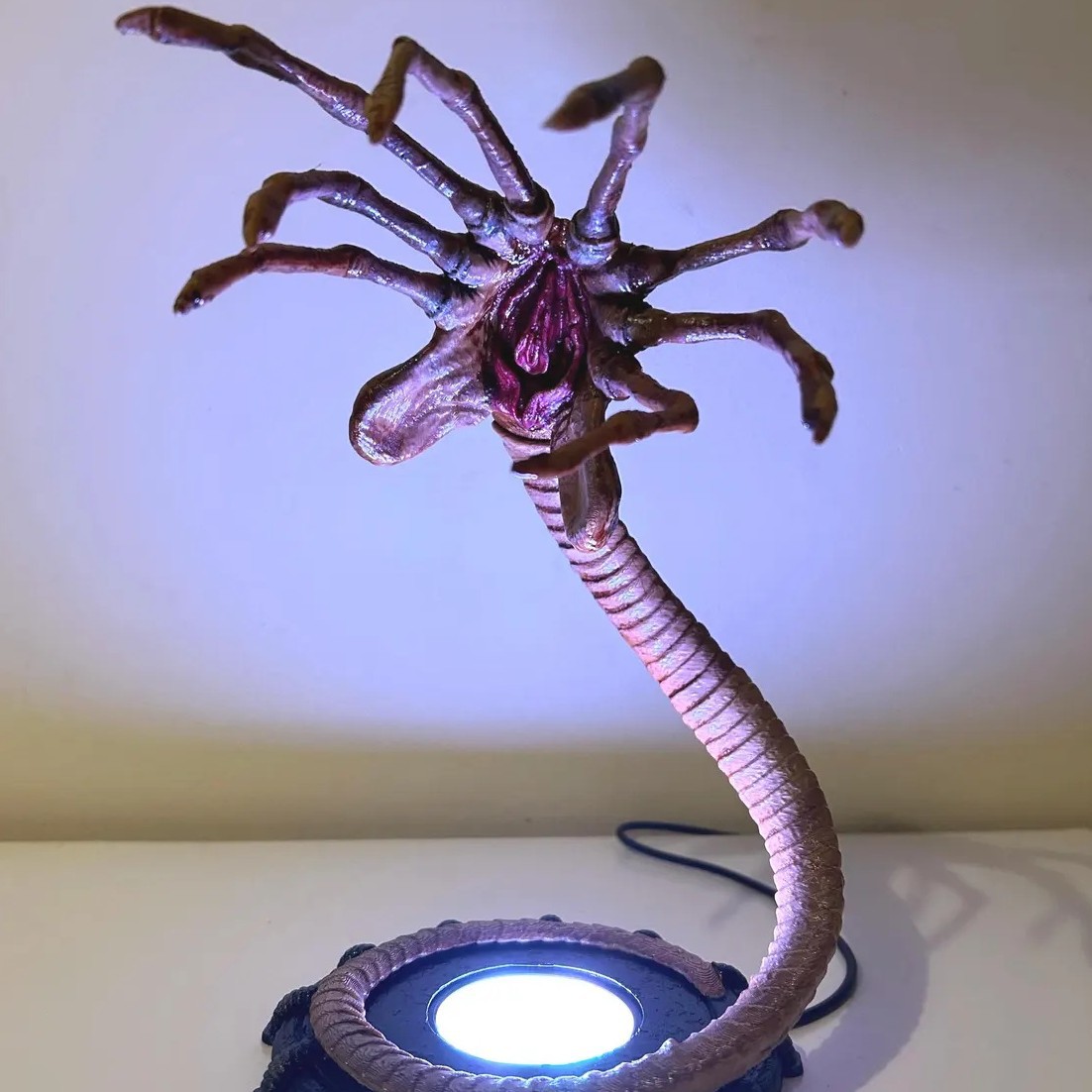 Lampada Notturna Alien Facehug - Outdoor Lighting Halloween recensione e prezzo