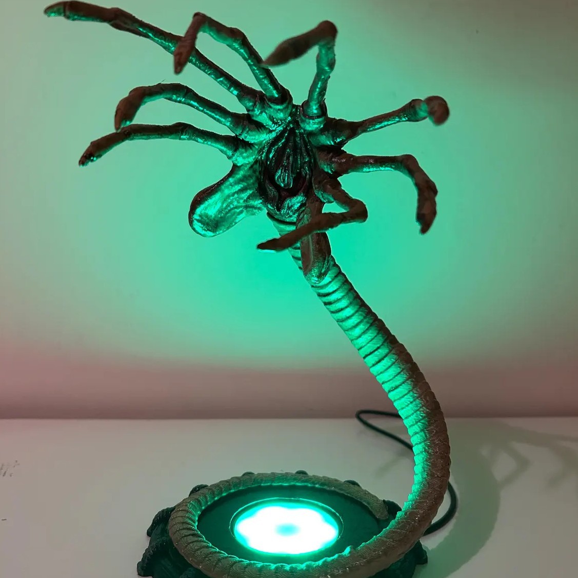 Lampada Notturna Alien Facehug - Outdoor Lighting Halloween recensione e prezzo