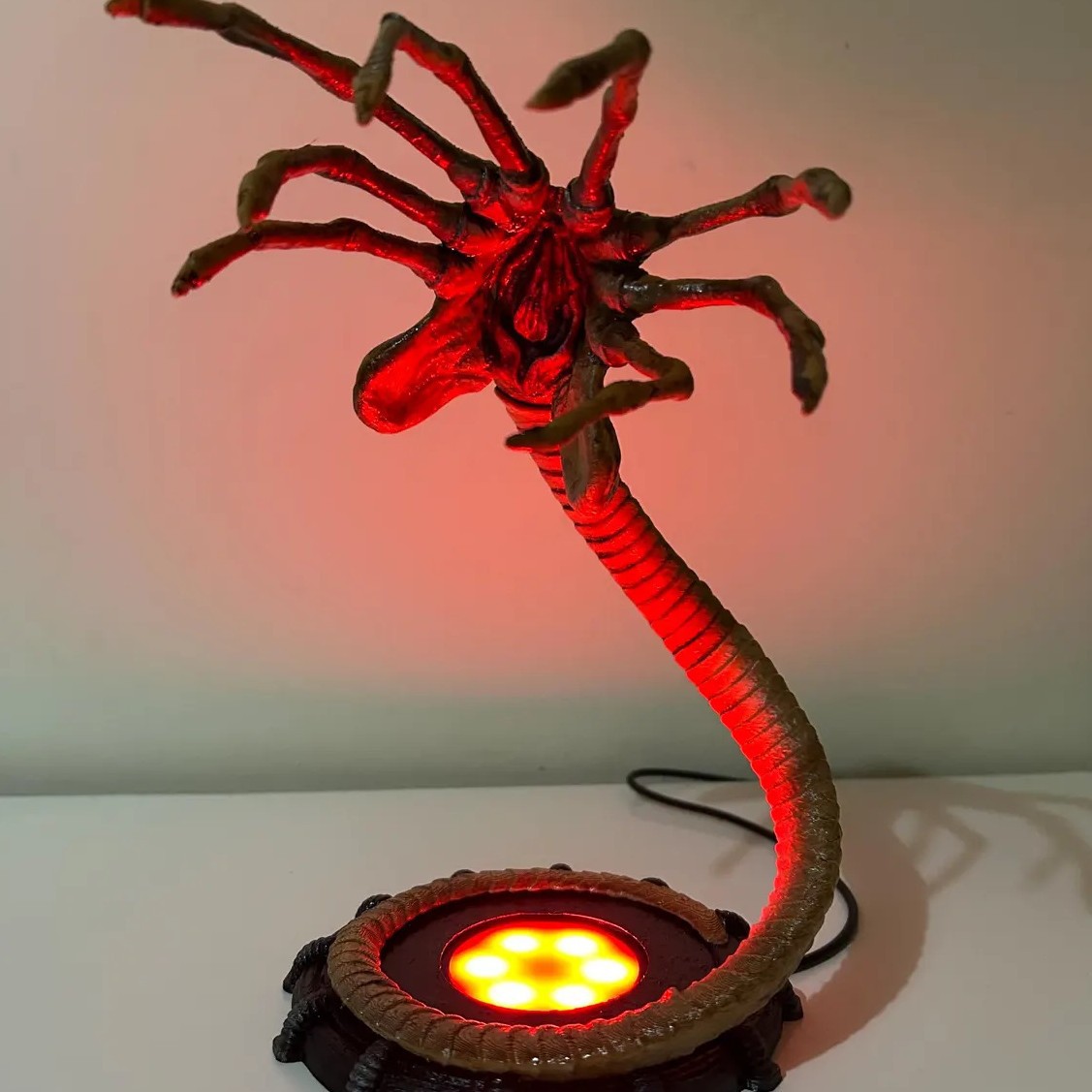Lampada Notturna Alien Facehug - Outdoor Lighting Halloween recensione e prezzo