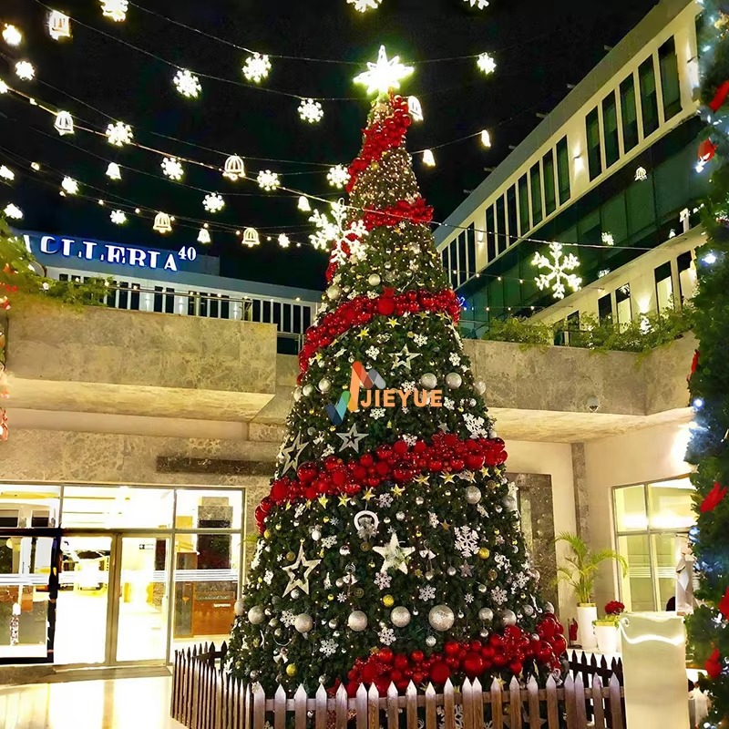 Alberi di Natale artificiali a - Outdoor Lighting Art recensione e prezzo