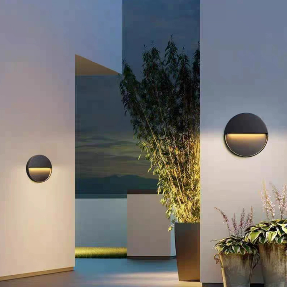 Lampada da parete per esterni  - Outdoor Lighting Year Round recensione e prezzo